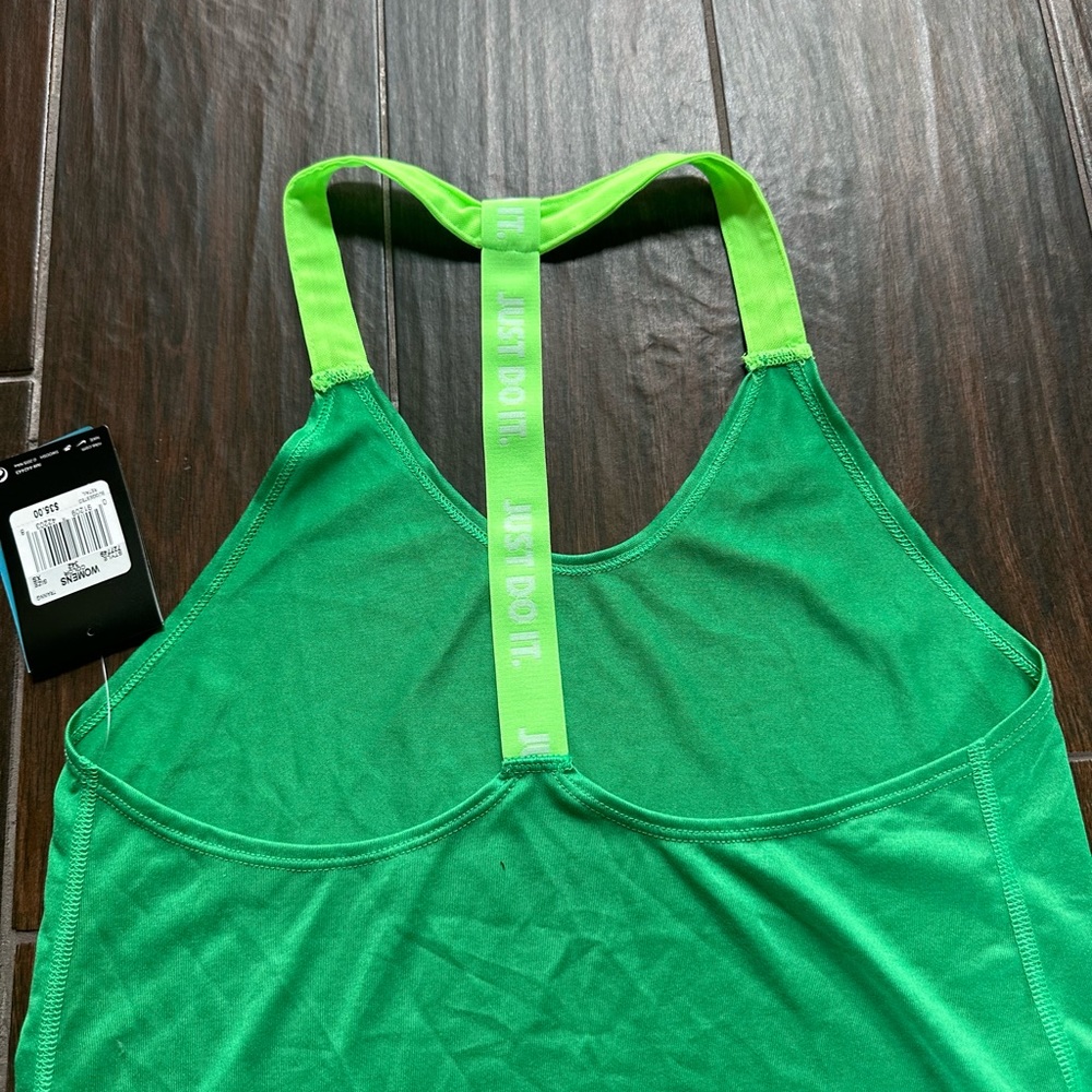 Nike - Picture 3 of 3